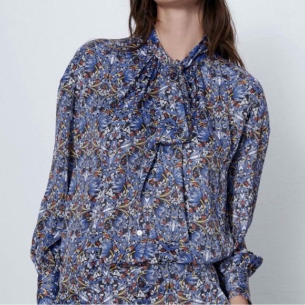 Zara Floral Blue Tie Neck Blouse Size XS